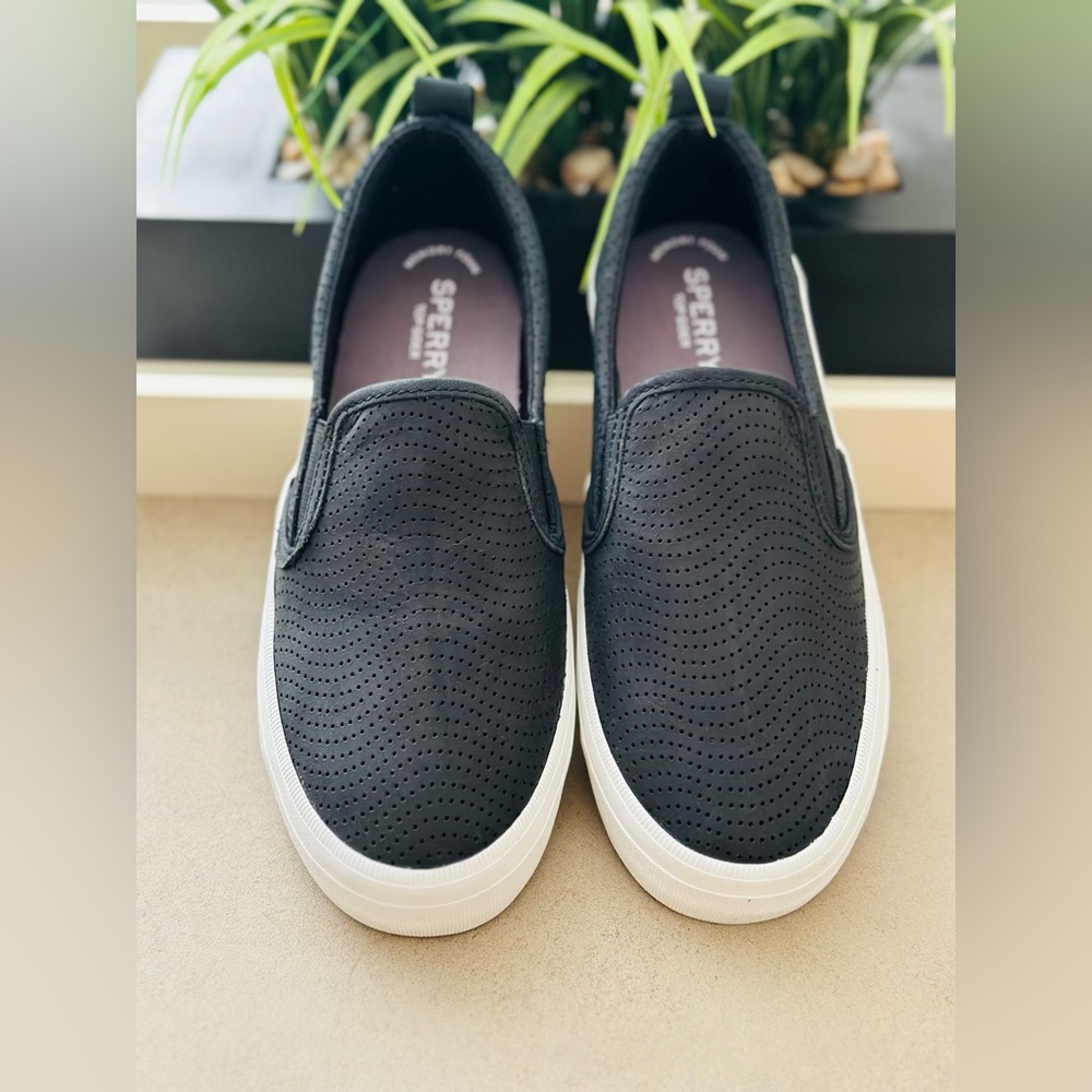 Sperry Crest Twin Gore Perforated black slip on!